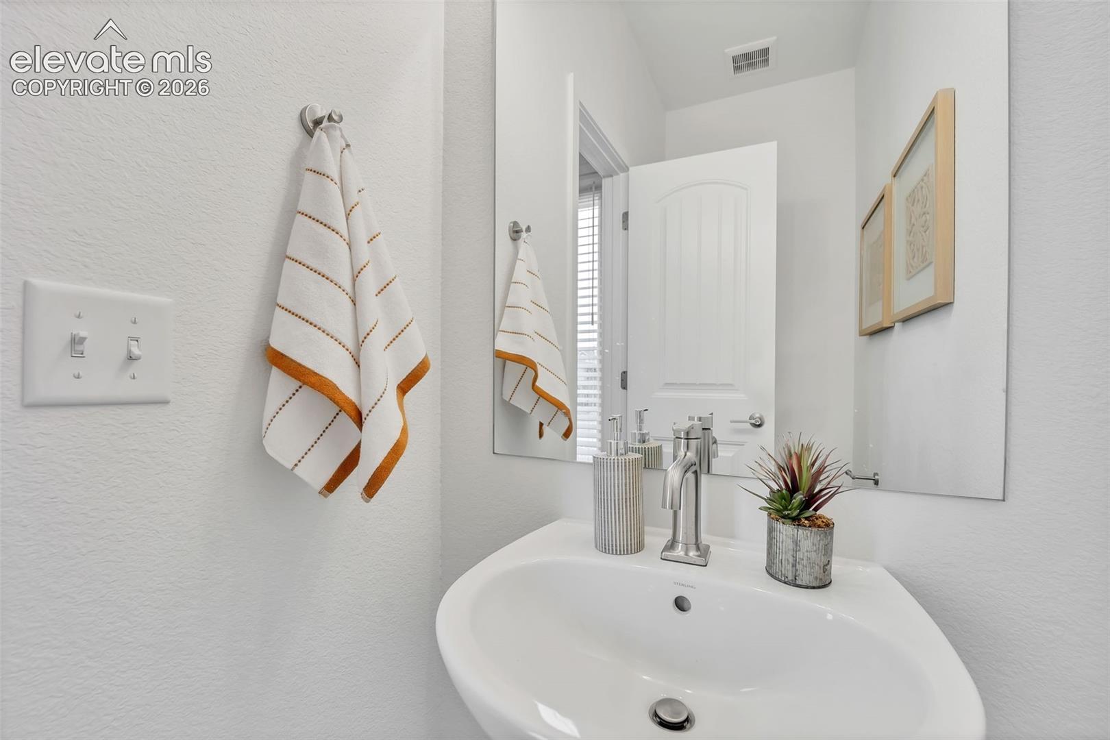 Photo 18 of 8180 Manor House Way, Colorado Springs