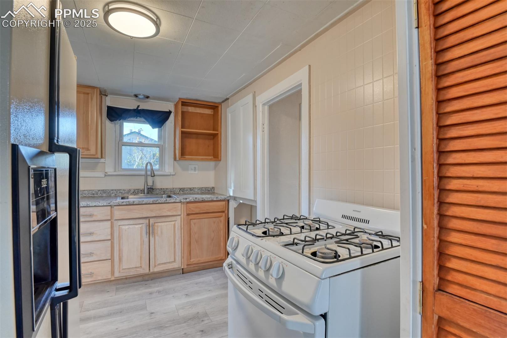 Cottage kitchen