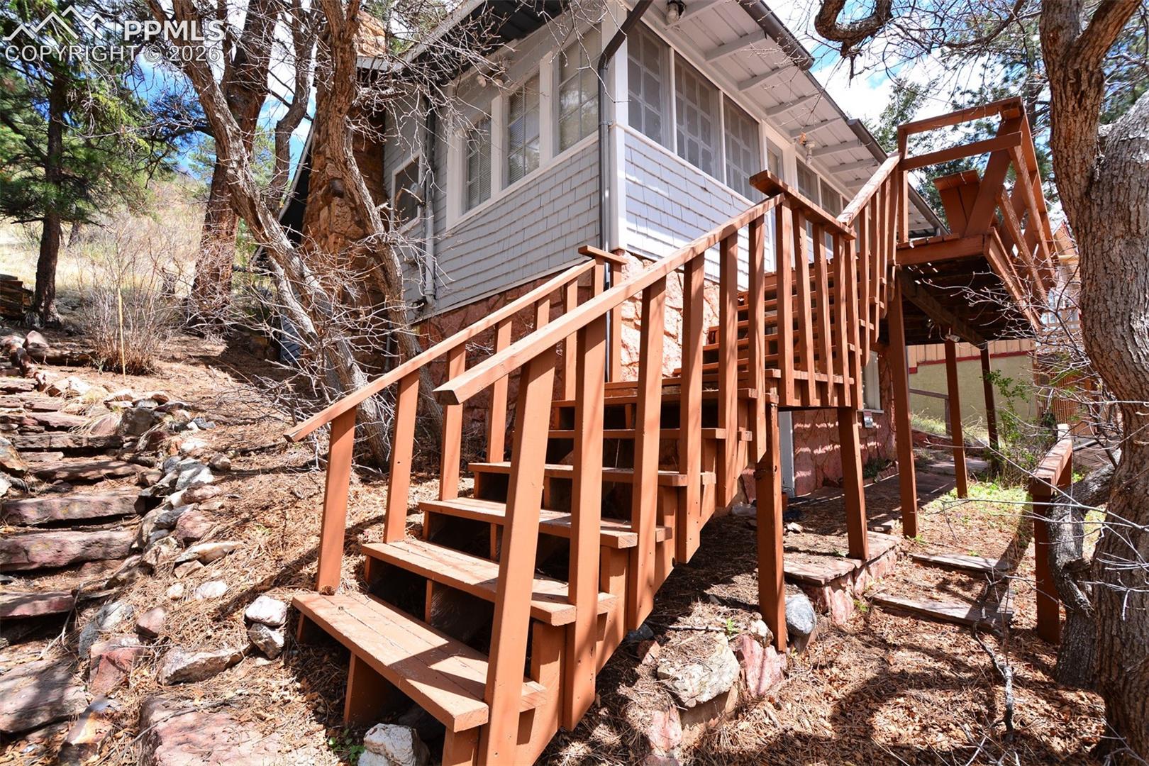 10880 Grandview Ave, Green Mountain Falls, CO 80819
