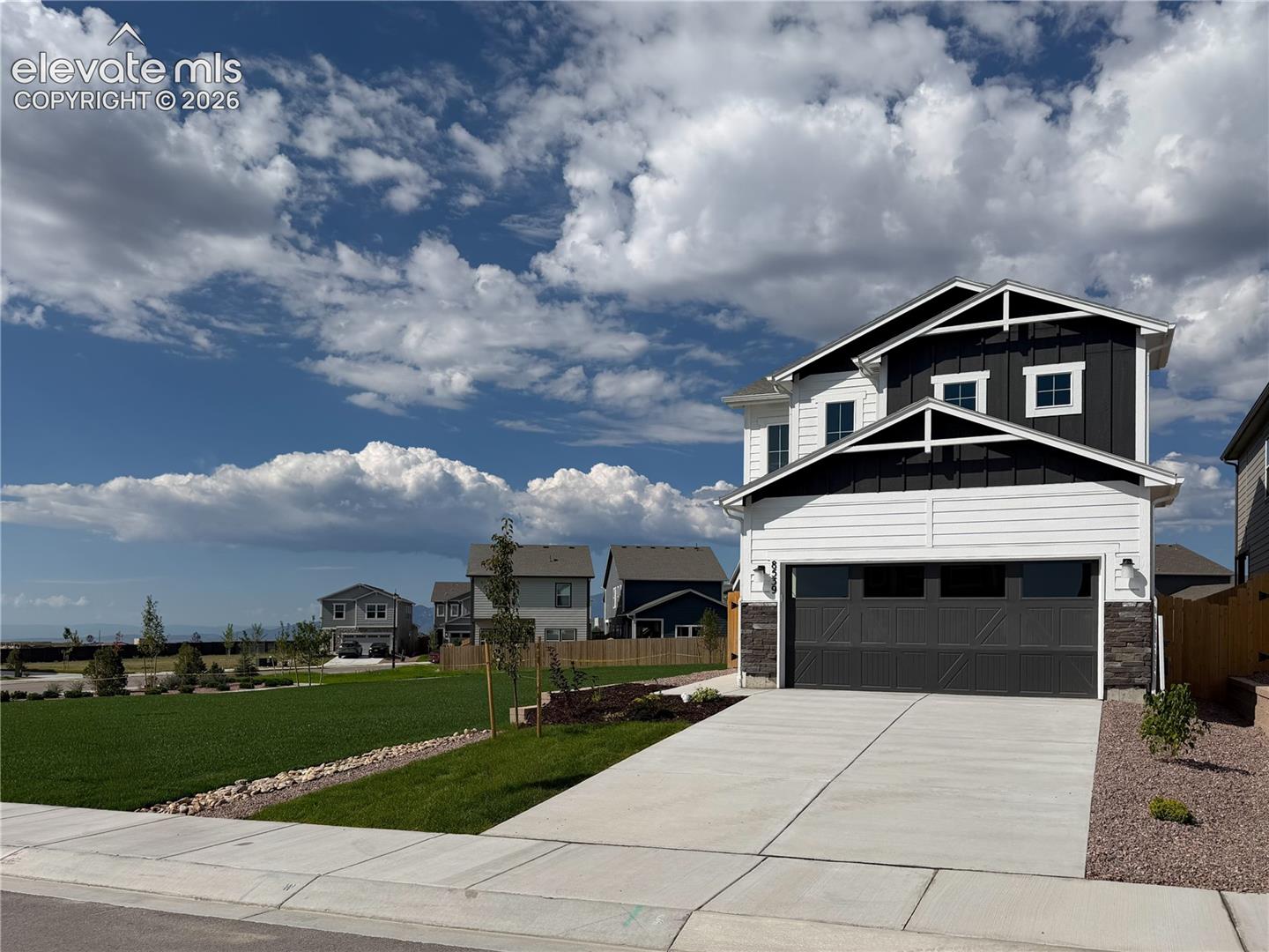8539 Blue Feather Loop photo 41