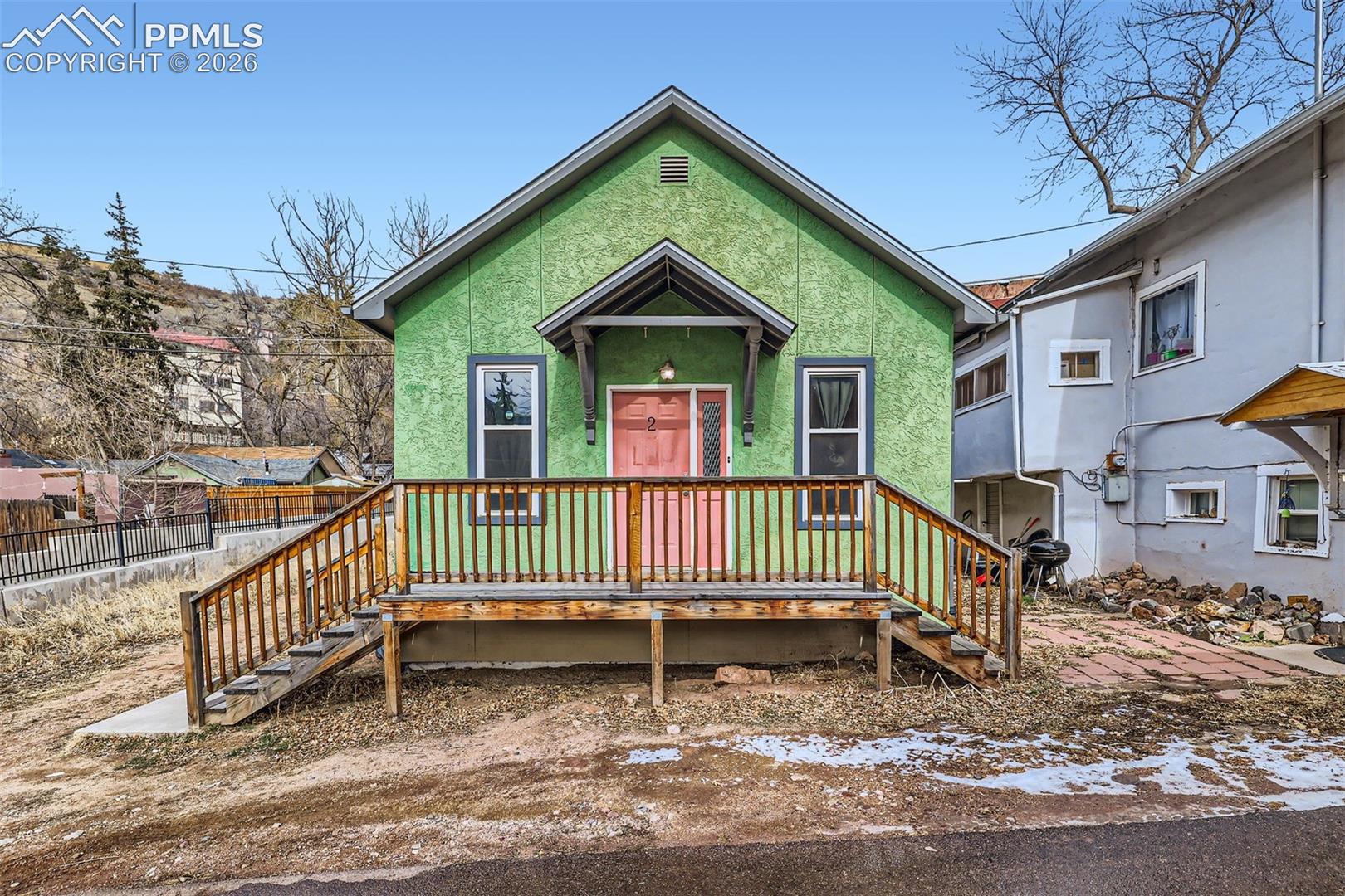 2 Narrows Rd, Manitou Springs, CO 80829