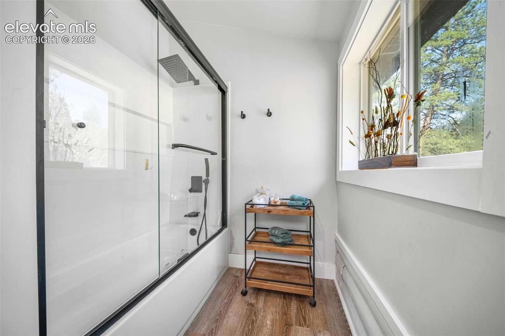3rd bed ensuite full bath with tub shower combo