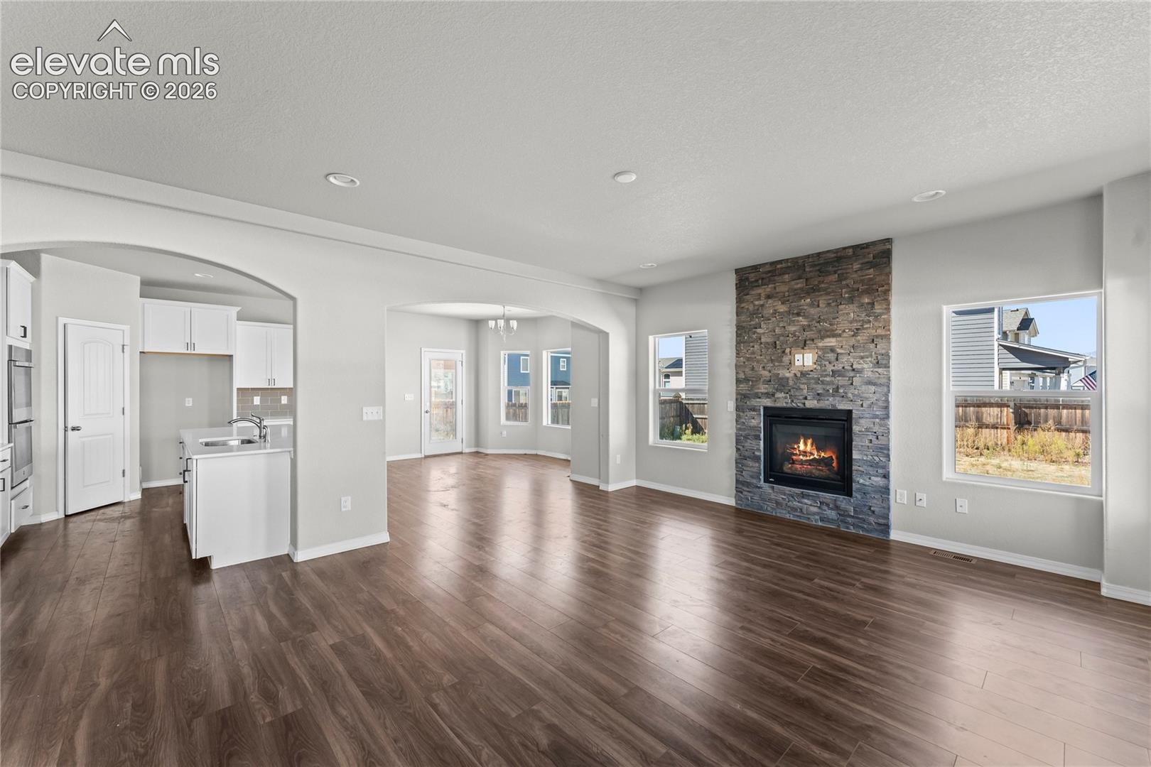 Photo 9 of 8238 Thedford Court, Peyton