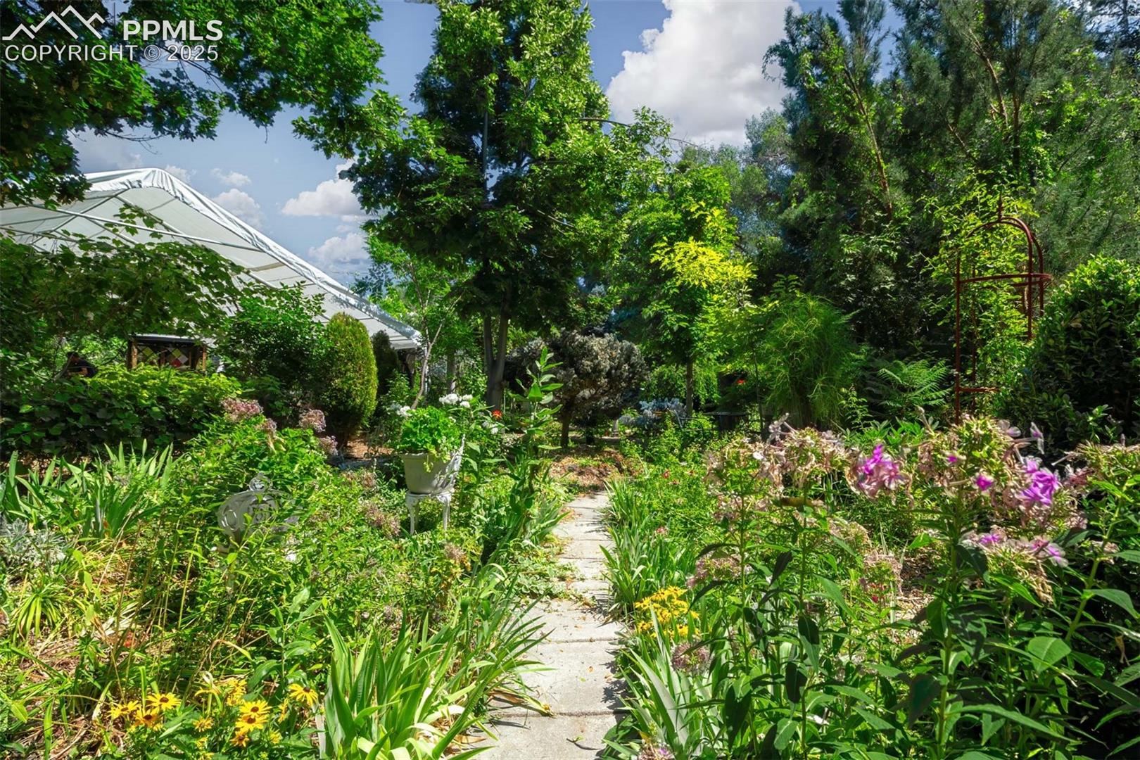Secret Garden: Pathways