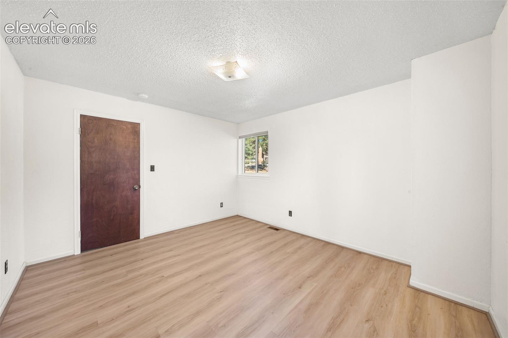 Photo 20 of 924 Midland Court, Lake George