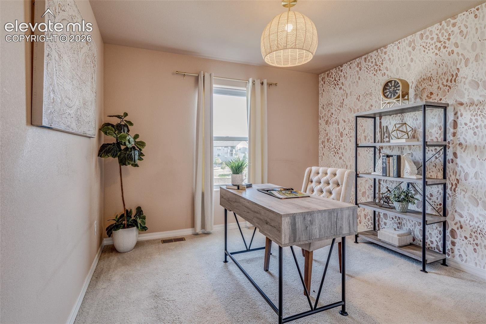 Second bedroom that can be used for office, sewing area or anything that you would like