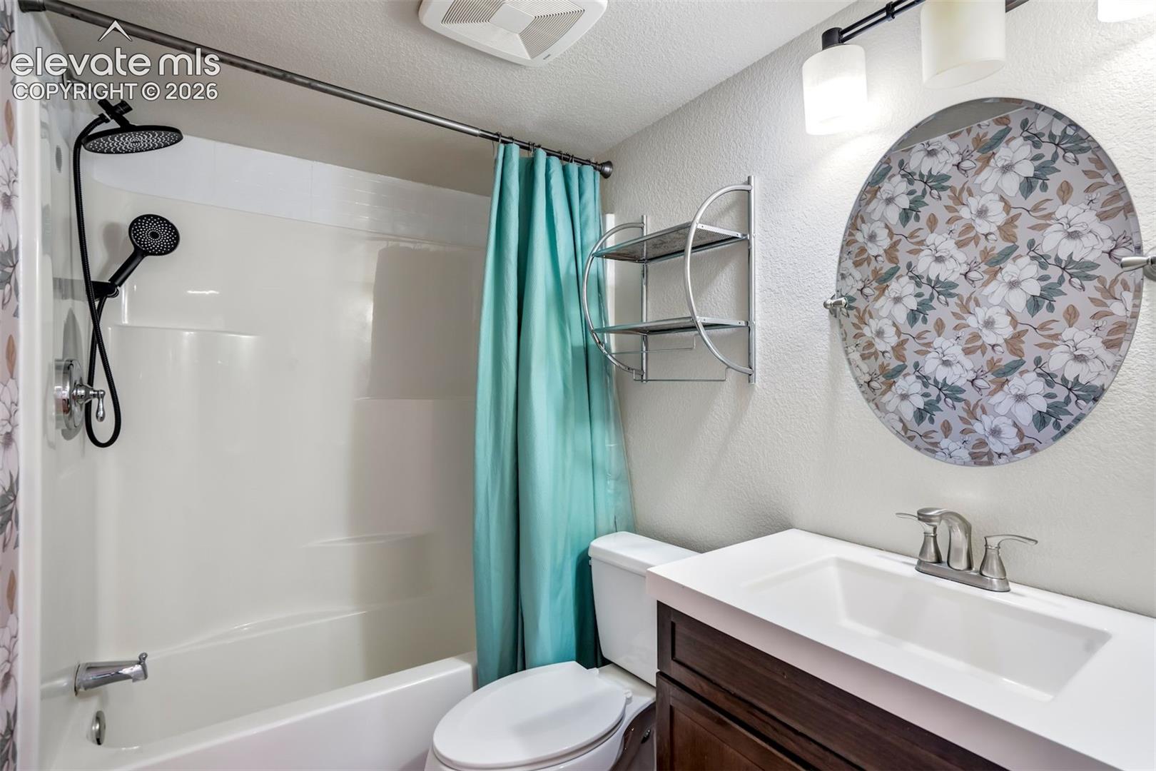 A 4th bathroom means everyone can get ready at the same time. 
