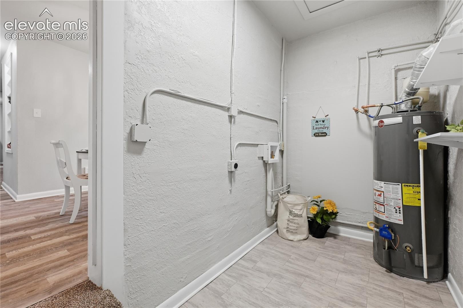 The laundry room separates the 2 living spaces. It can be shared or totally separate.