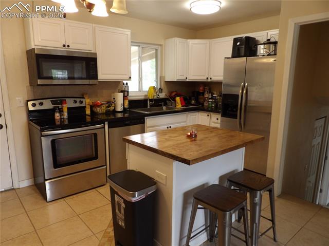 Photo 6 of 3927 Whittier Drive, Colorado Springs