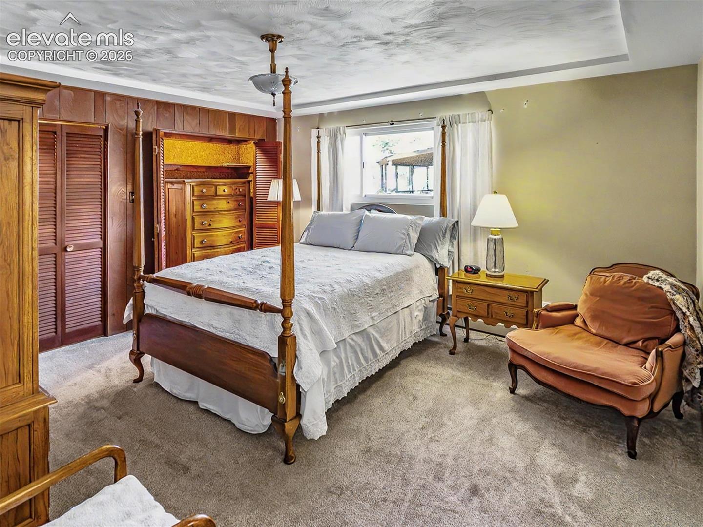 Master with walk-in closets