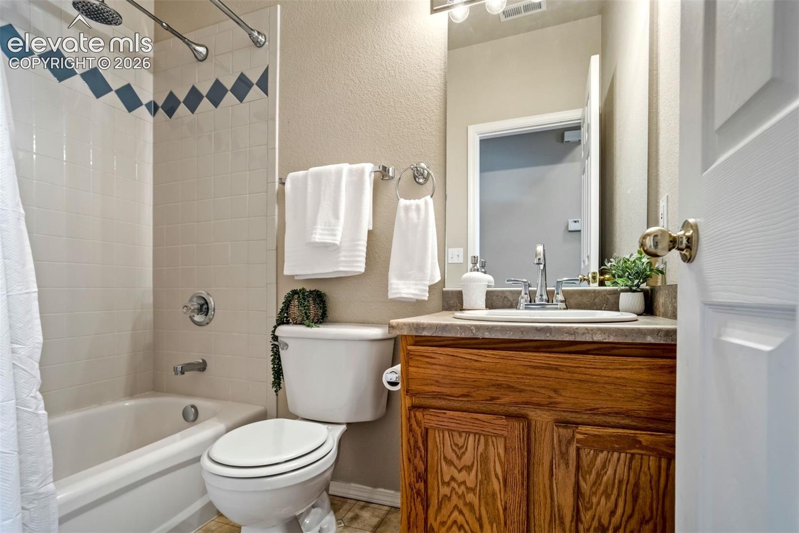 Hall bathroom 