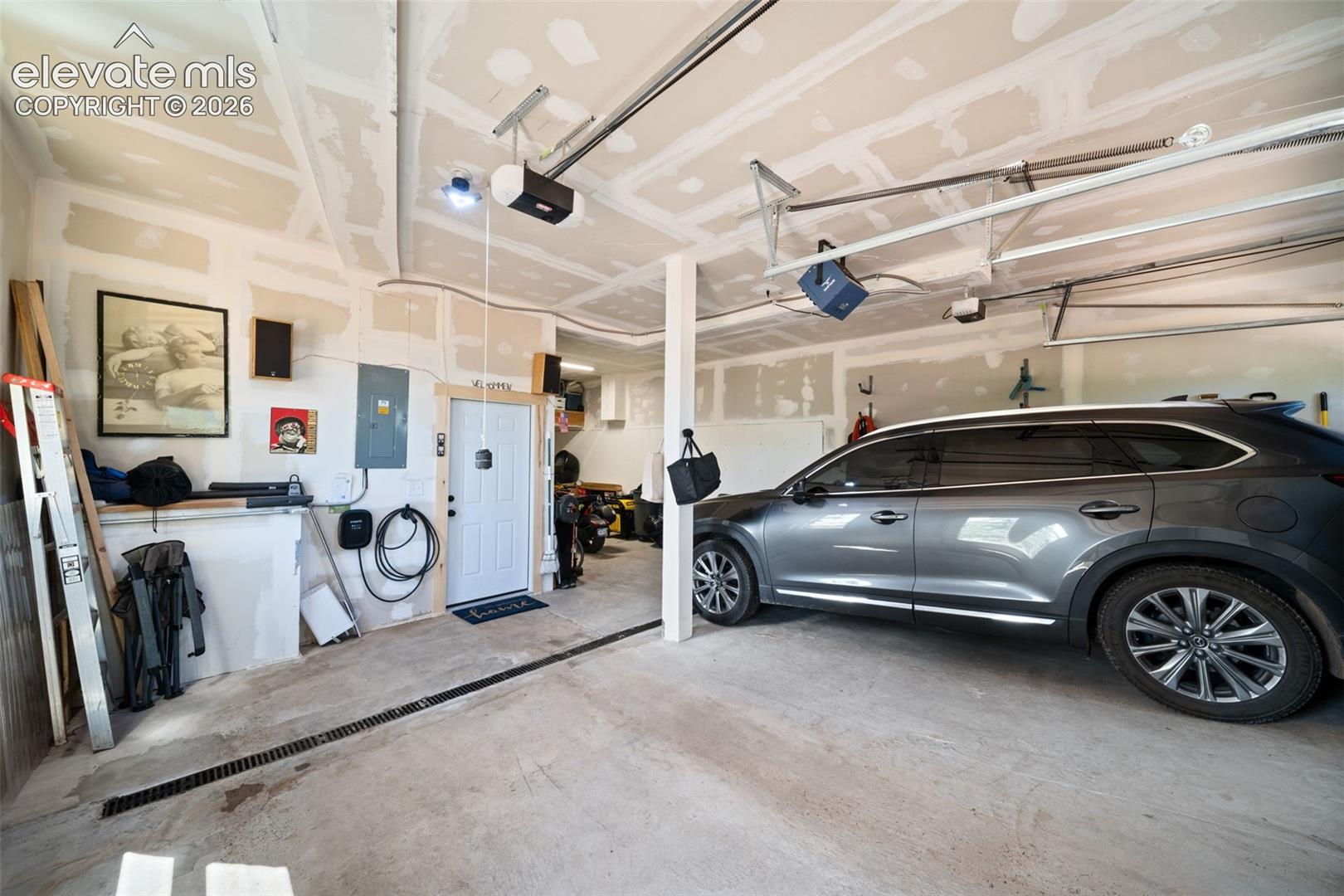 3 car attached heated tandem garage 
