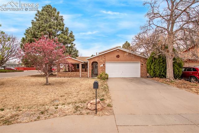 95 Regency Blvd, Pueblo, CO 81005
