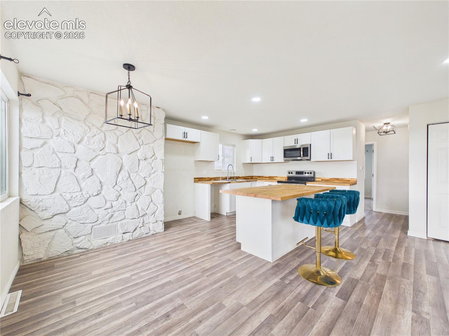 Photo 11 of 3417 Avondale Boulevard, Avondale