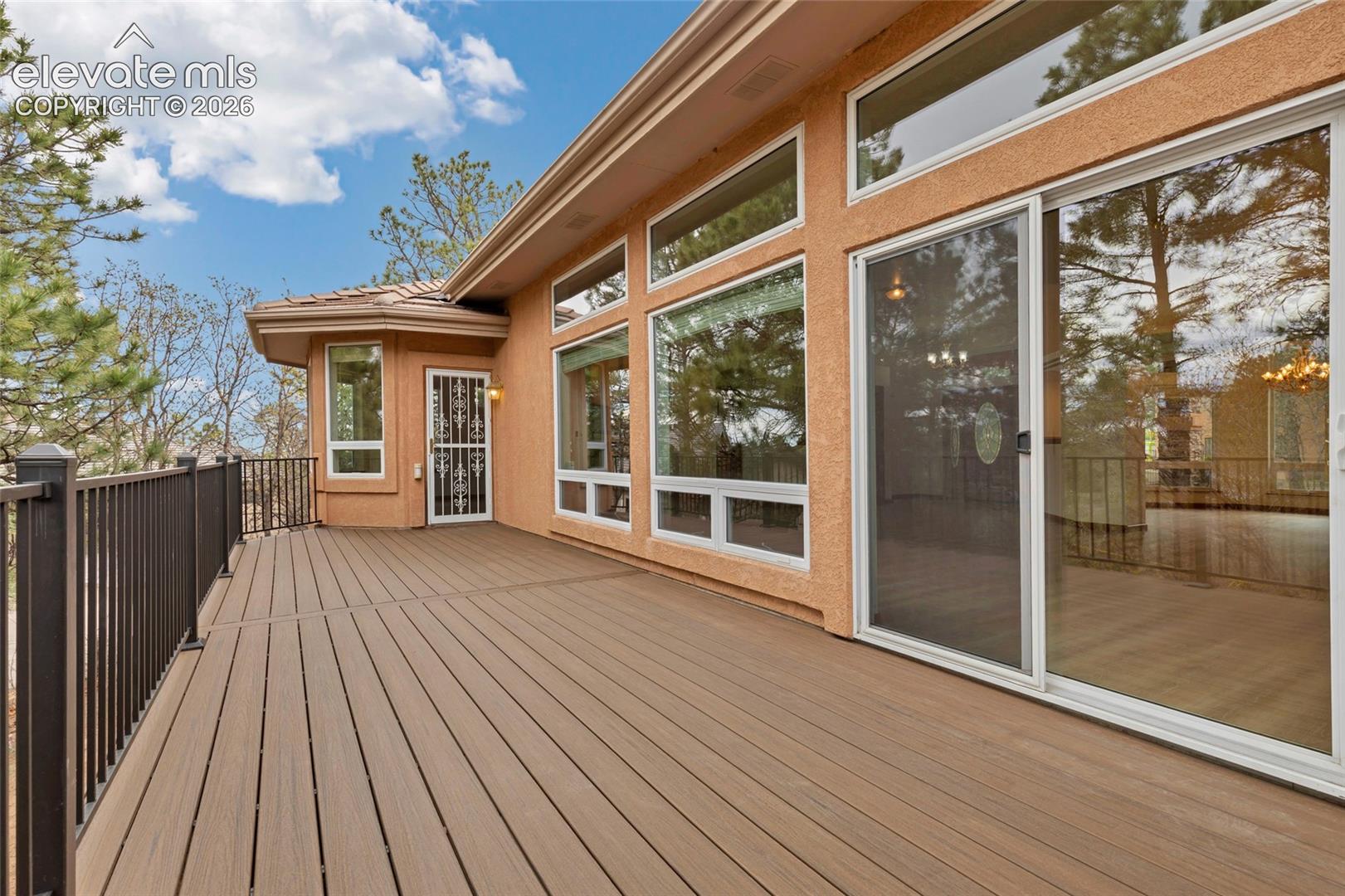 Beautiful, completely rebuilt back deck