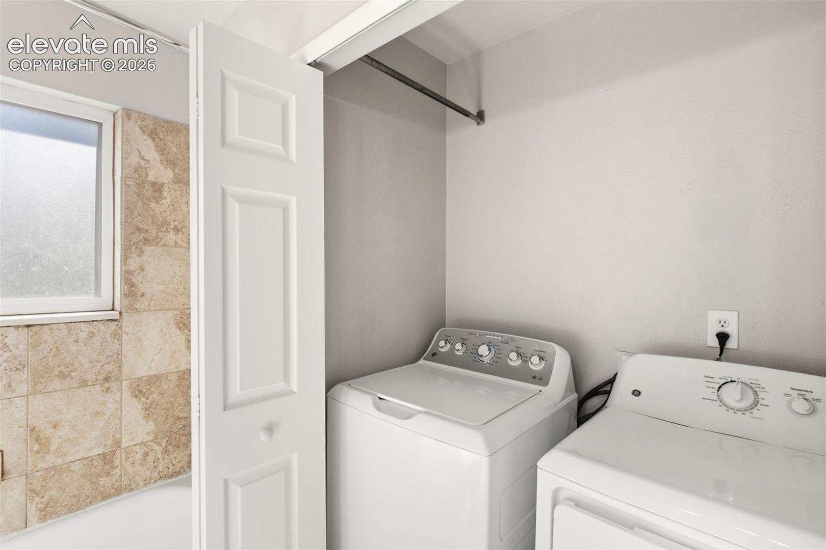 In Full Bathroom area