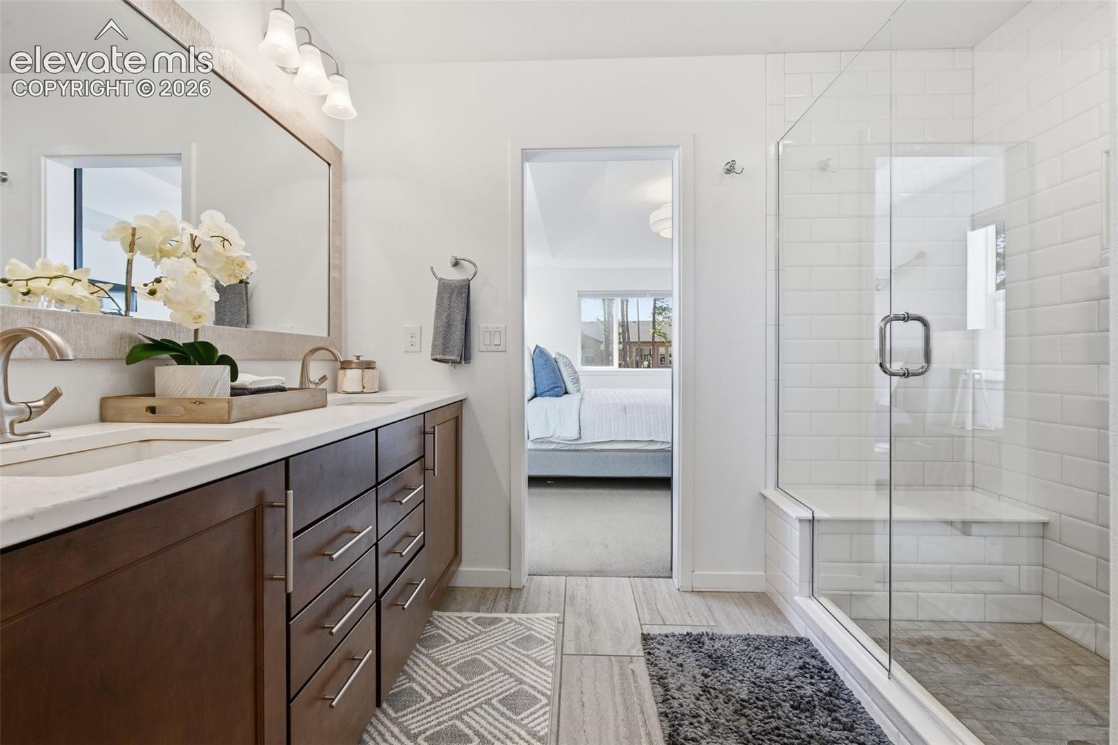 Upper Ensuite