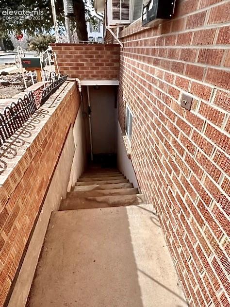 Private Entry to Lower Unit