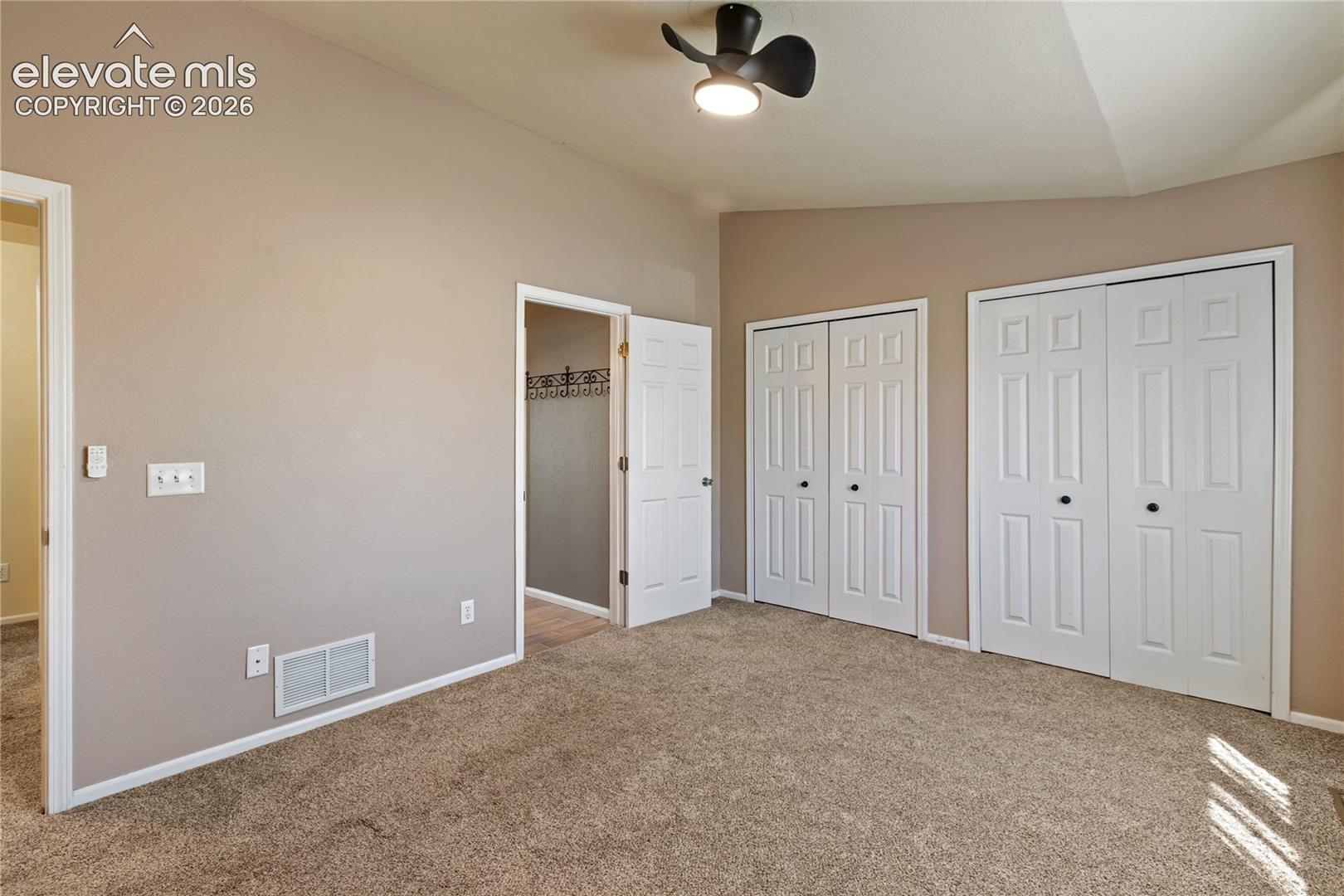 Large primary bedroom.