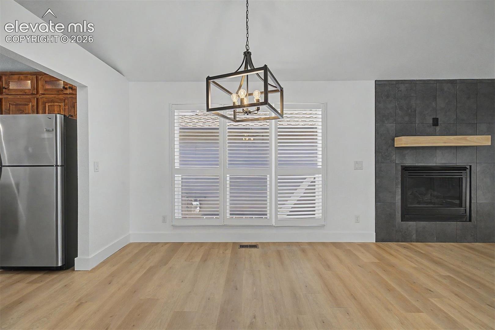 Separate dining area off kitchen