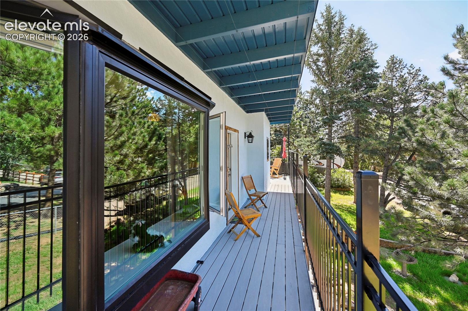 Western view deck