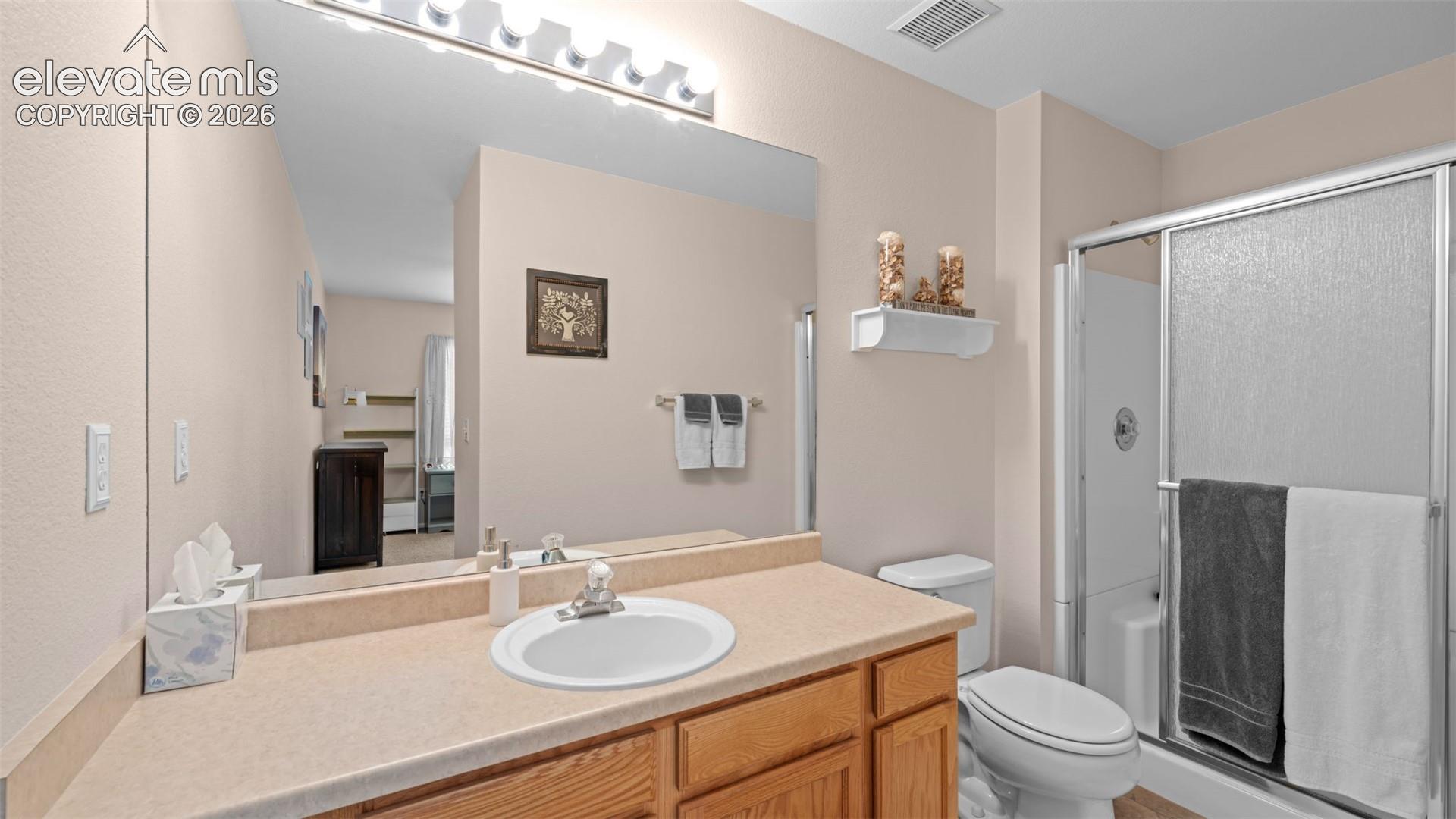 Secondary En-Suite Bath with Plenty of Counter Space 