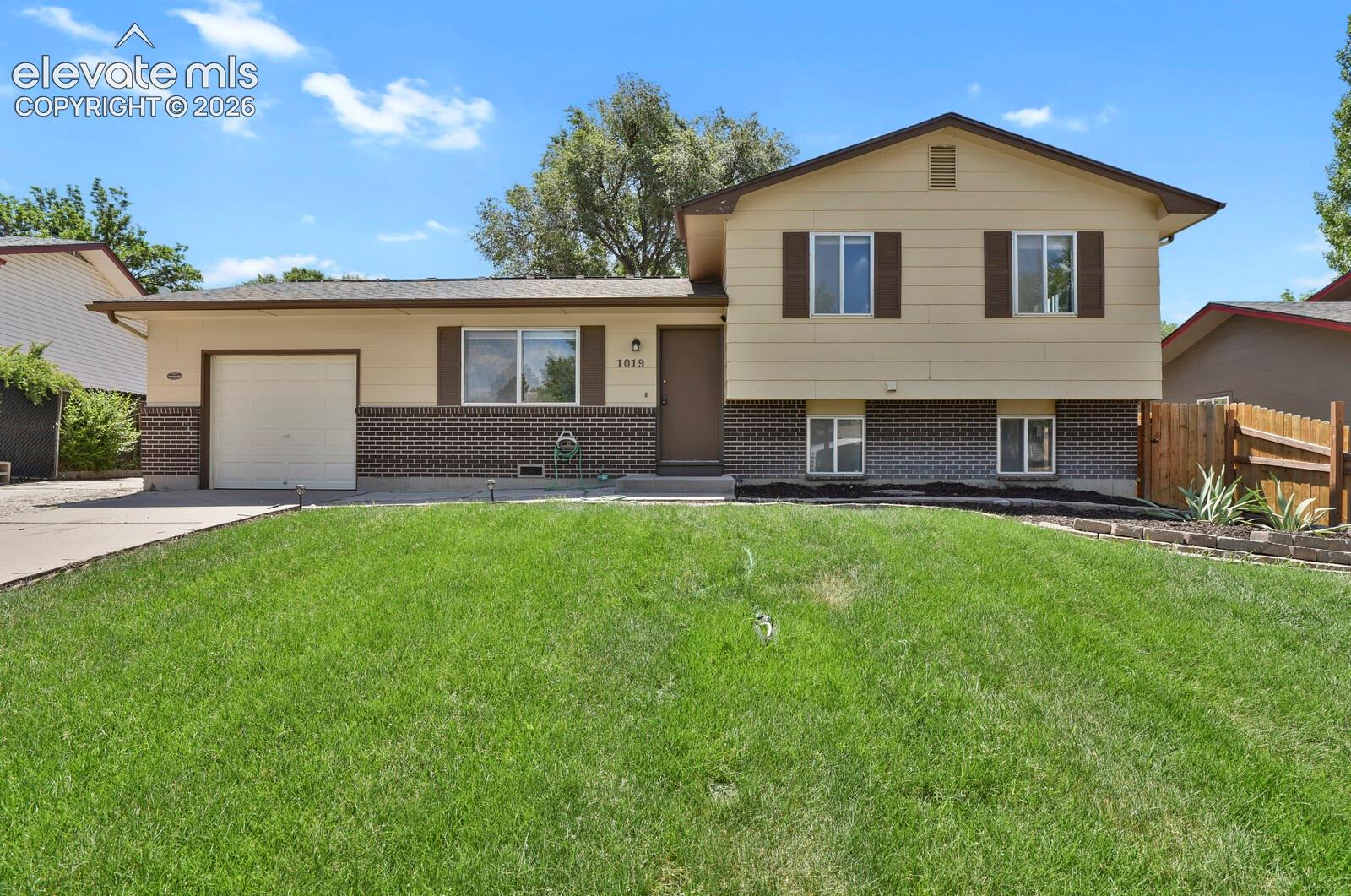 1019 De La Vista Ln, Colorado Springs, CO 80911