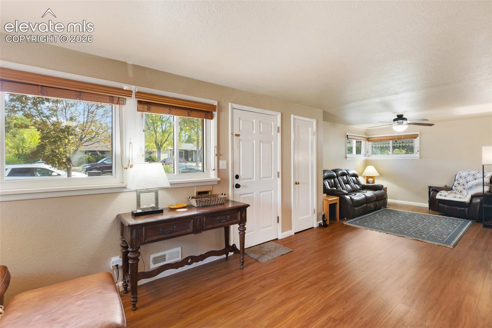 Entry / Sitting Area 