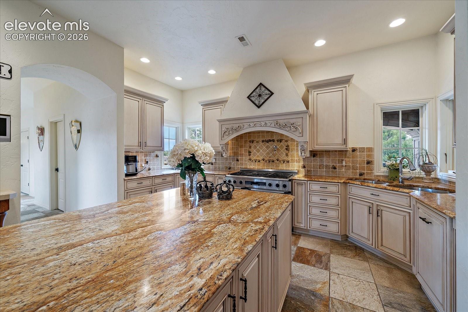 Photo 17 of 1175 Castle Pointe Drive, Castle Rock
