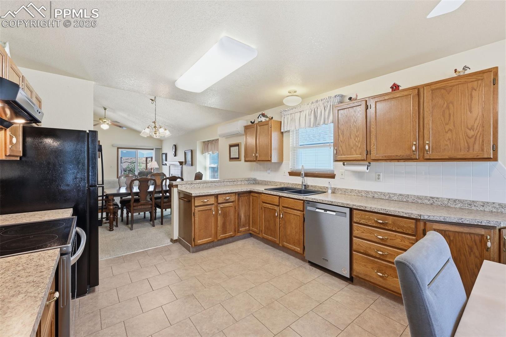 Photo 13 of 8237 Telegraph Drive, Colorado Springs