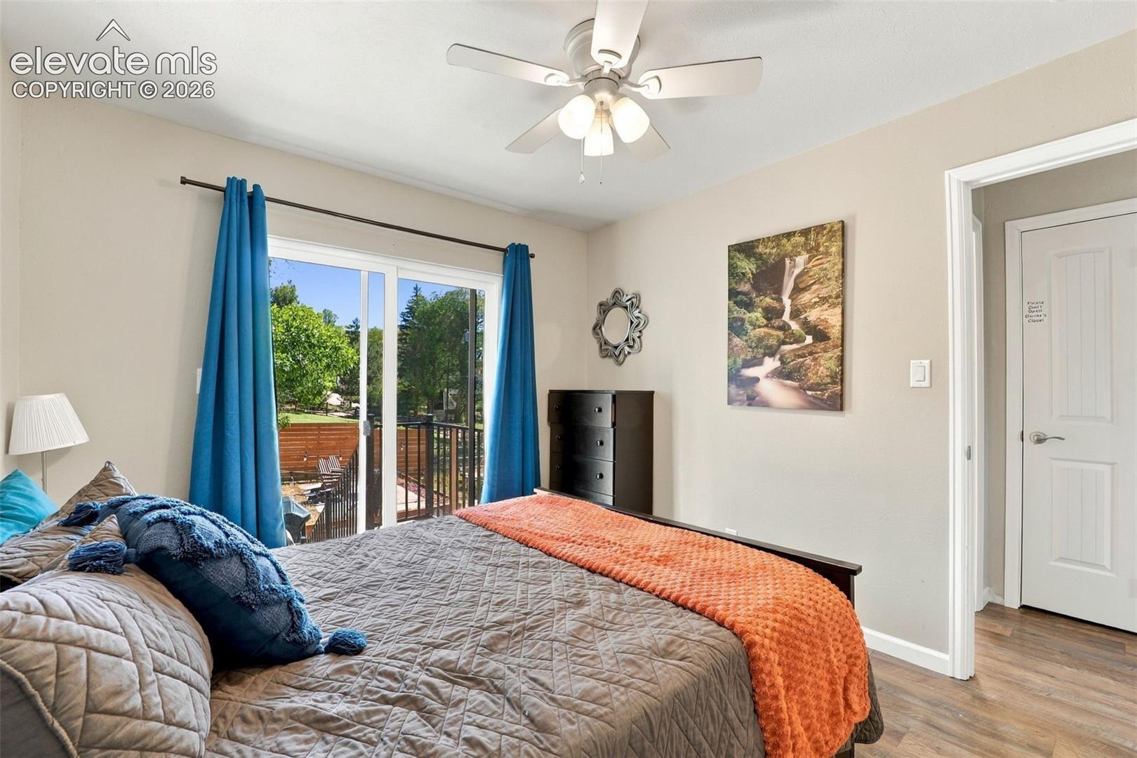 Second upper level bedroom