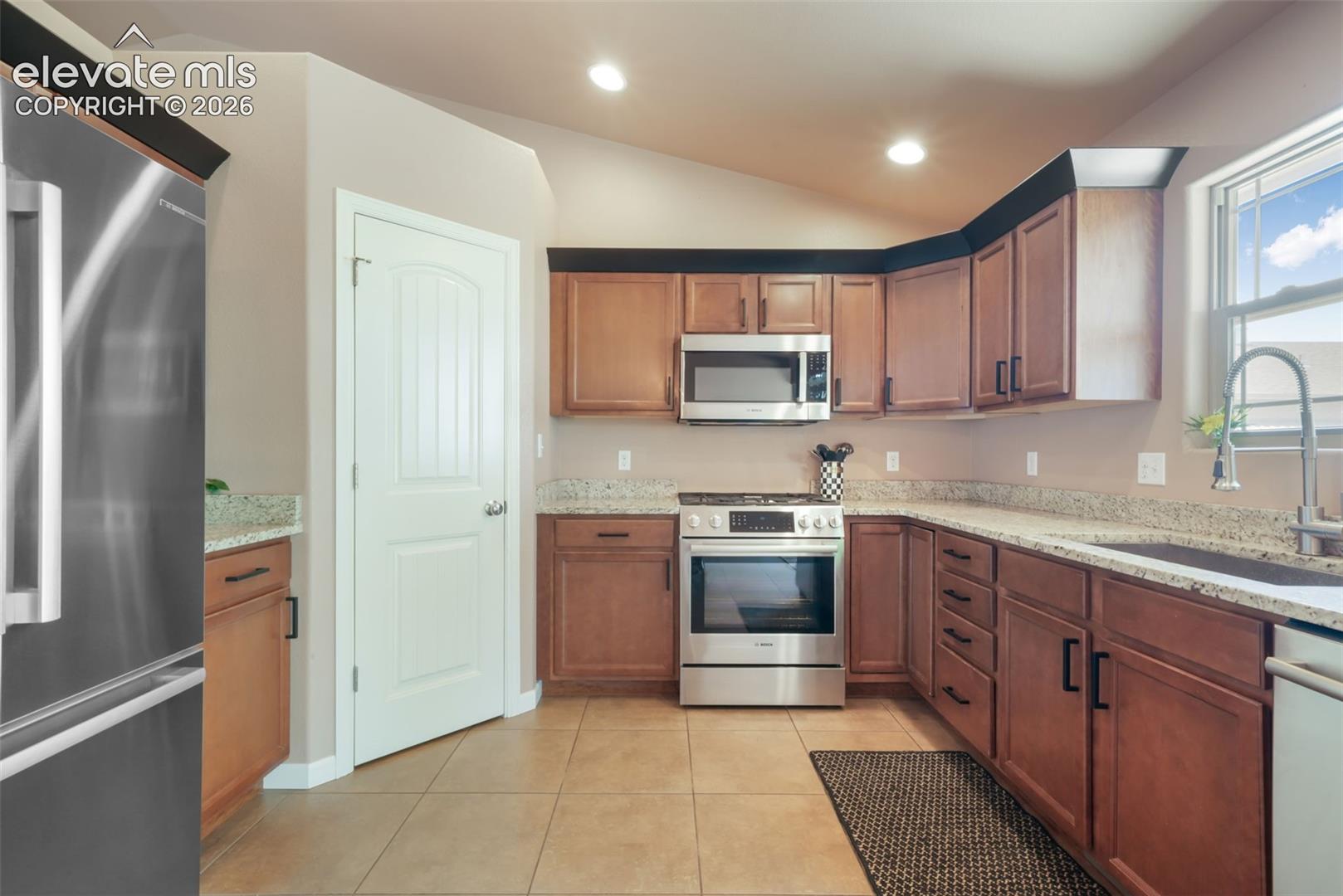 Photo 10 of 83 S Golfwood Drive, Pueblo