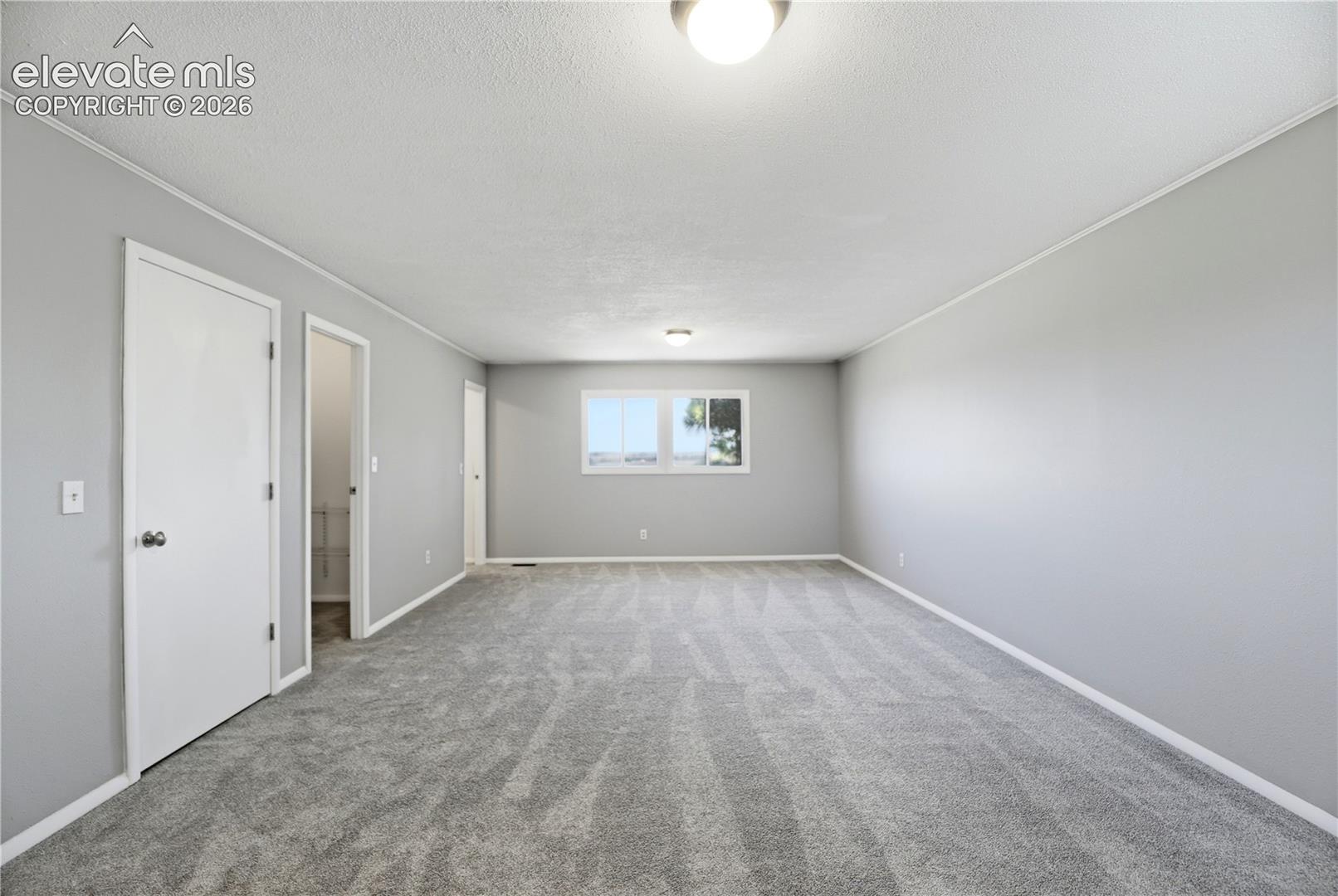 Carpet, Dual Closets, Primary Bath, Large Room, Windows All Around