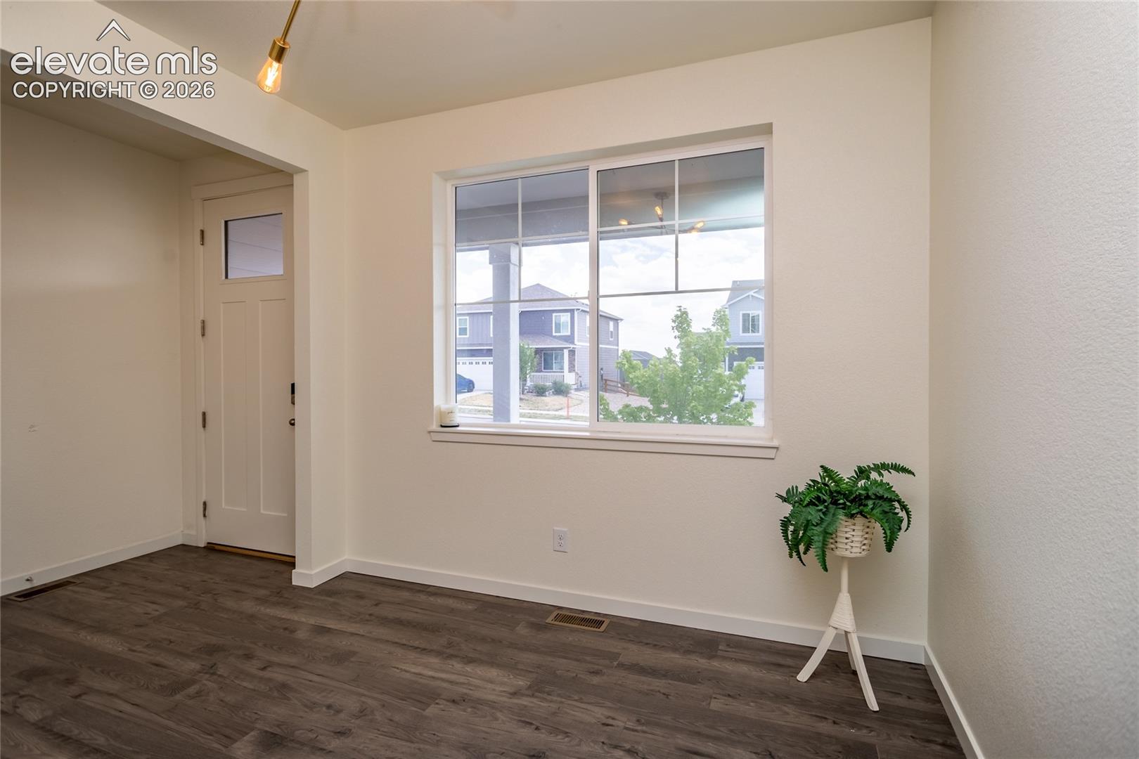 Another view of the flex room and the entry.