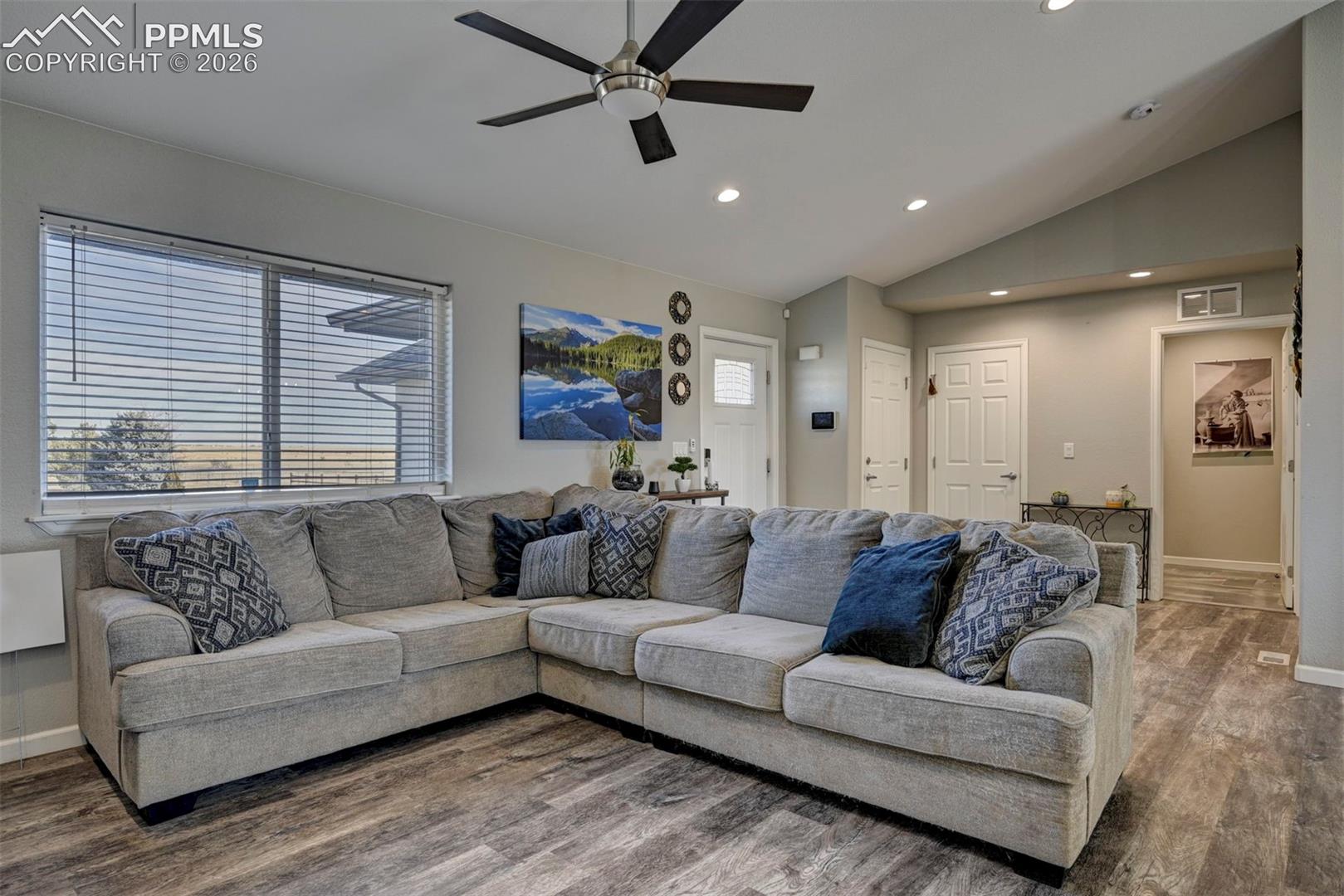 40 E Lyons Dr, Pueblo, CO 81007