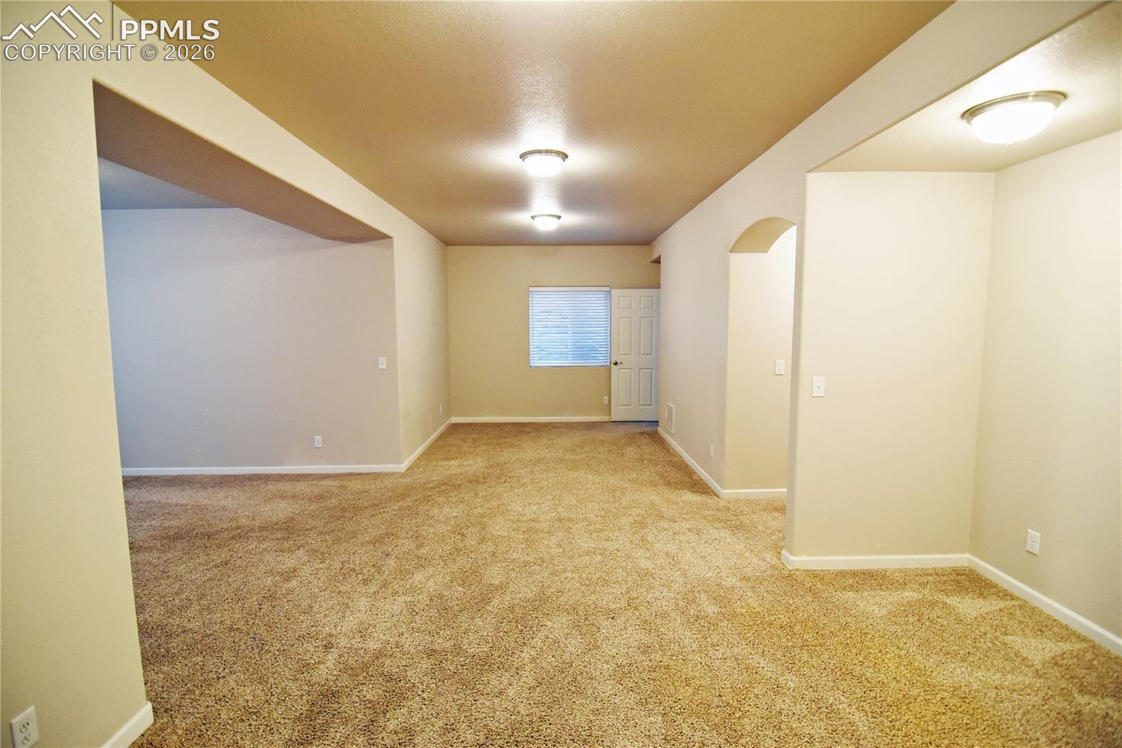 Huge and versatile layout!