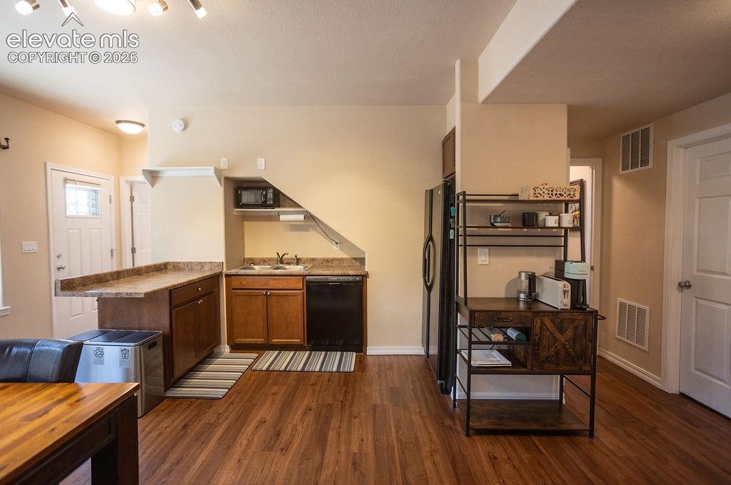 Lower kitchenette
