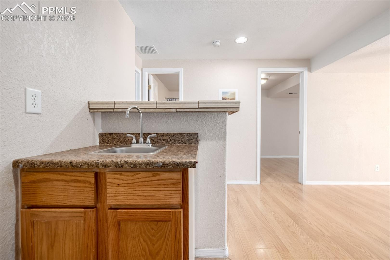 Lower Level Wet Bar 