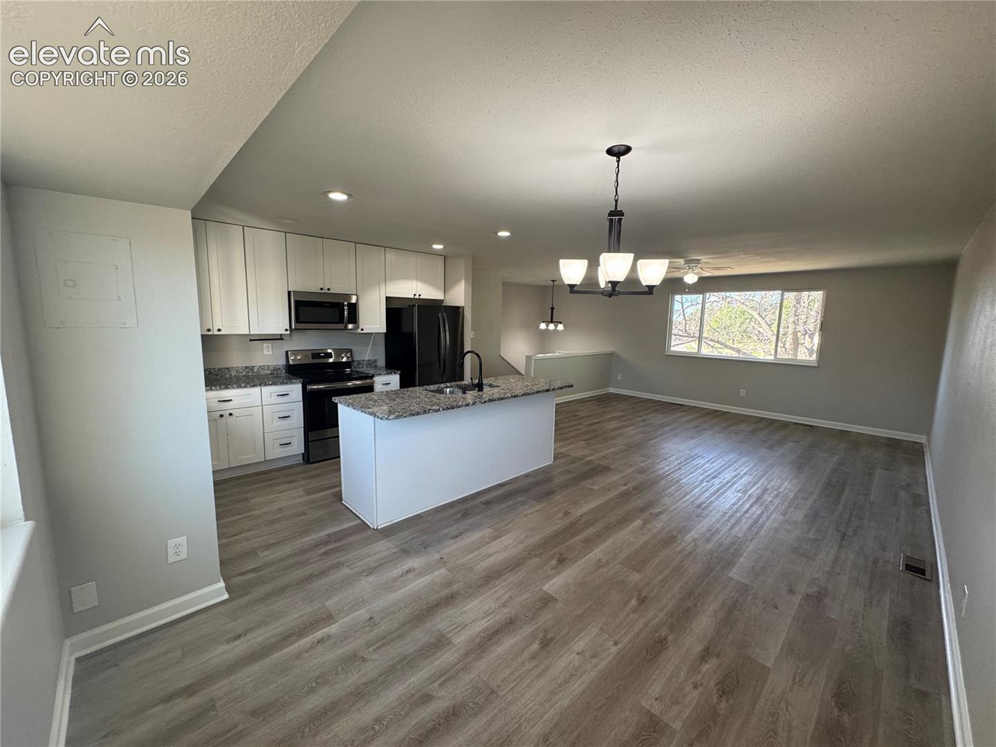 Photo 10 of 817 Don Juan Court, Colorado Springs