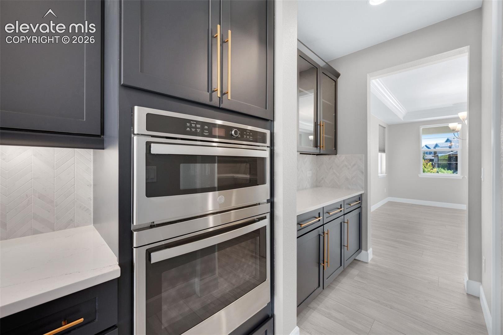 Butlers Pantry Plus Walk In Pantry