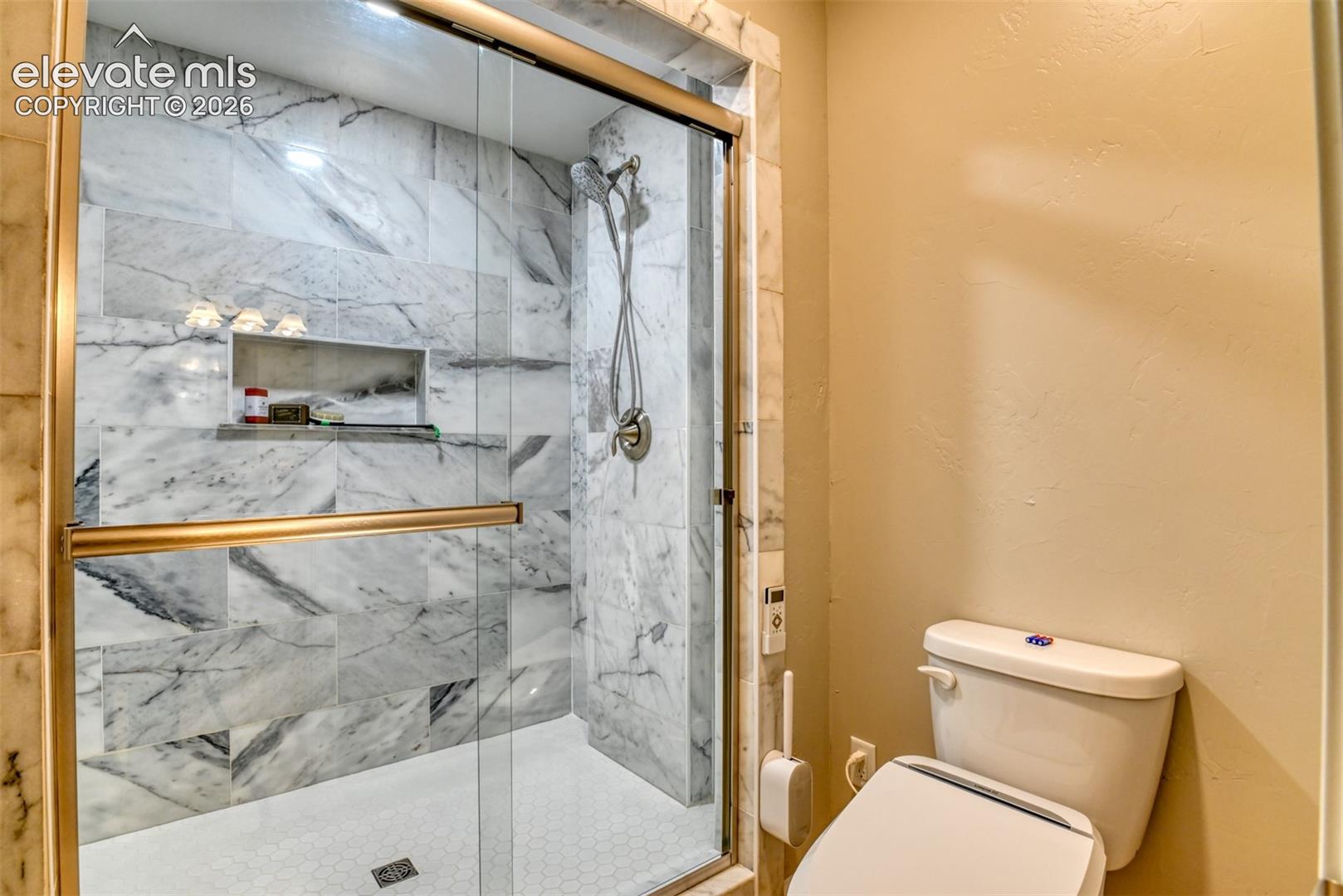 Framless glass shower