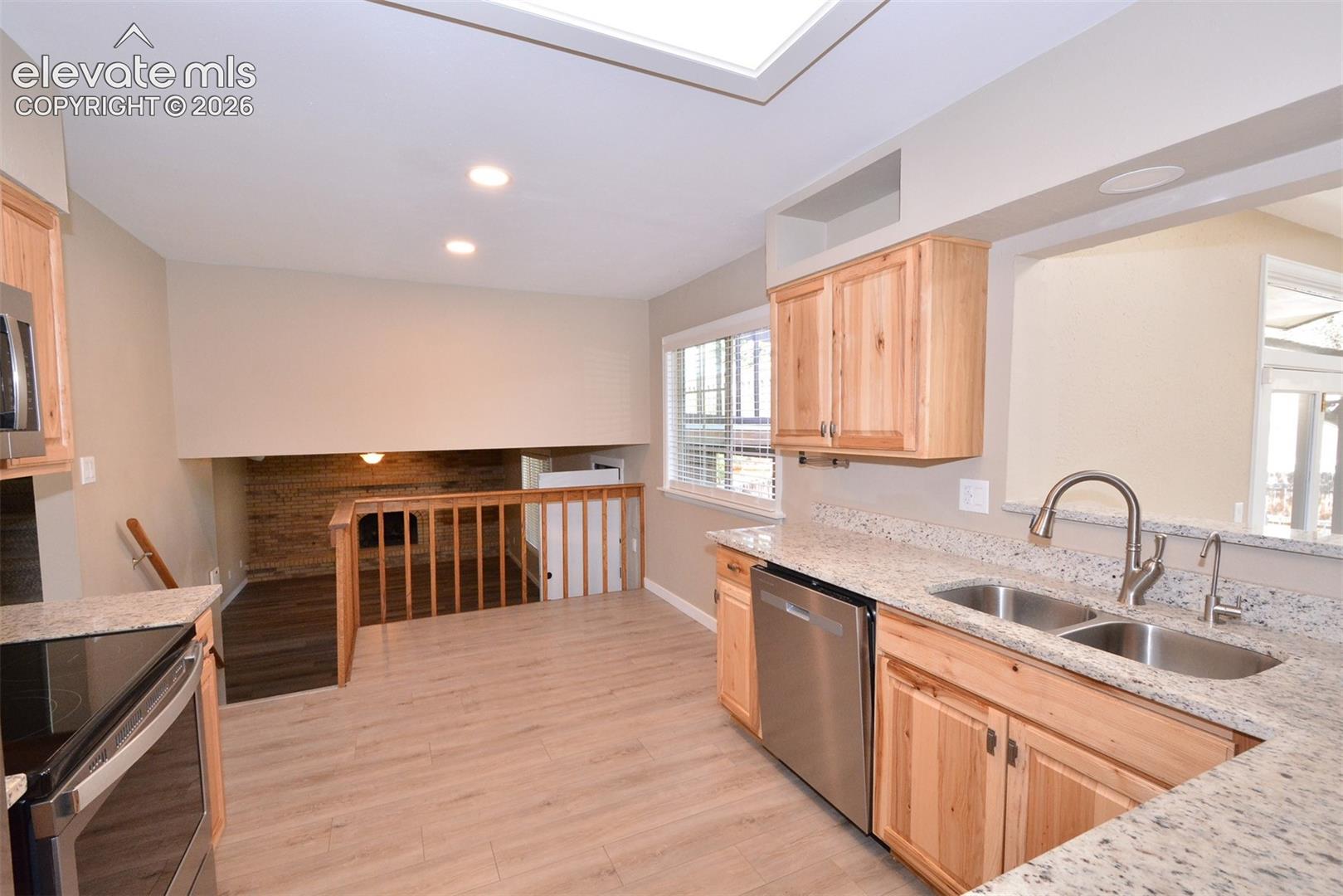 Eat-in kitchen