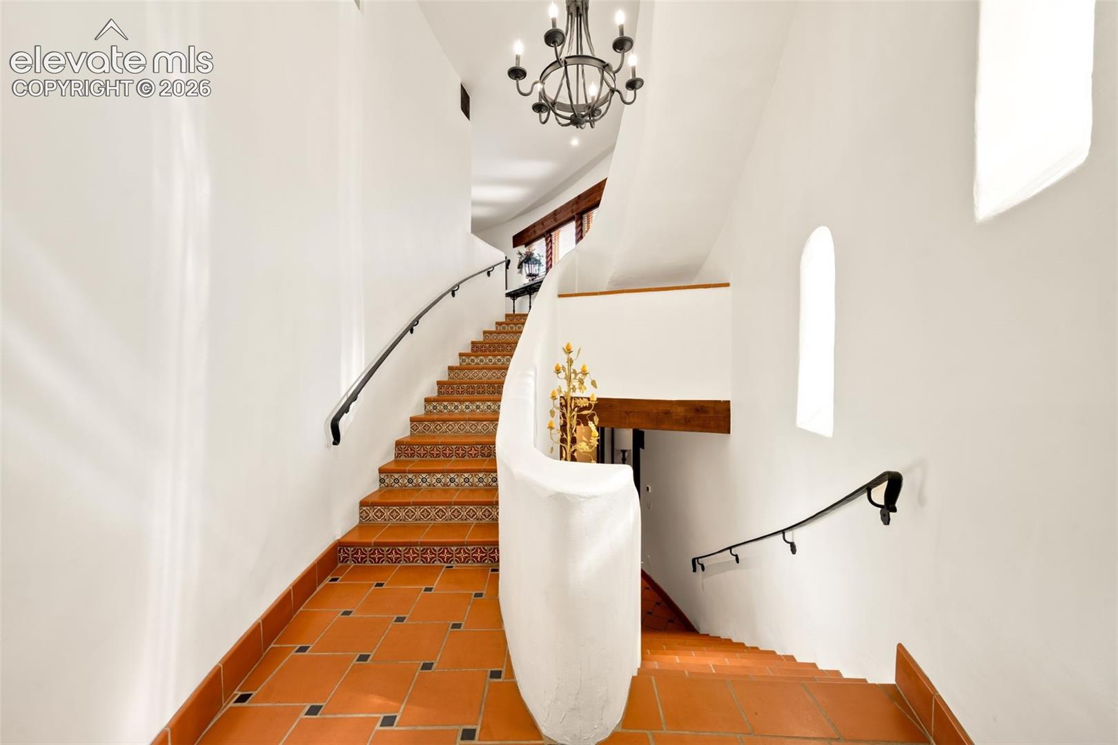 To Upper Guest Quarters