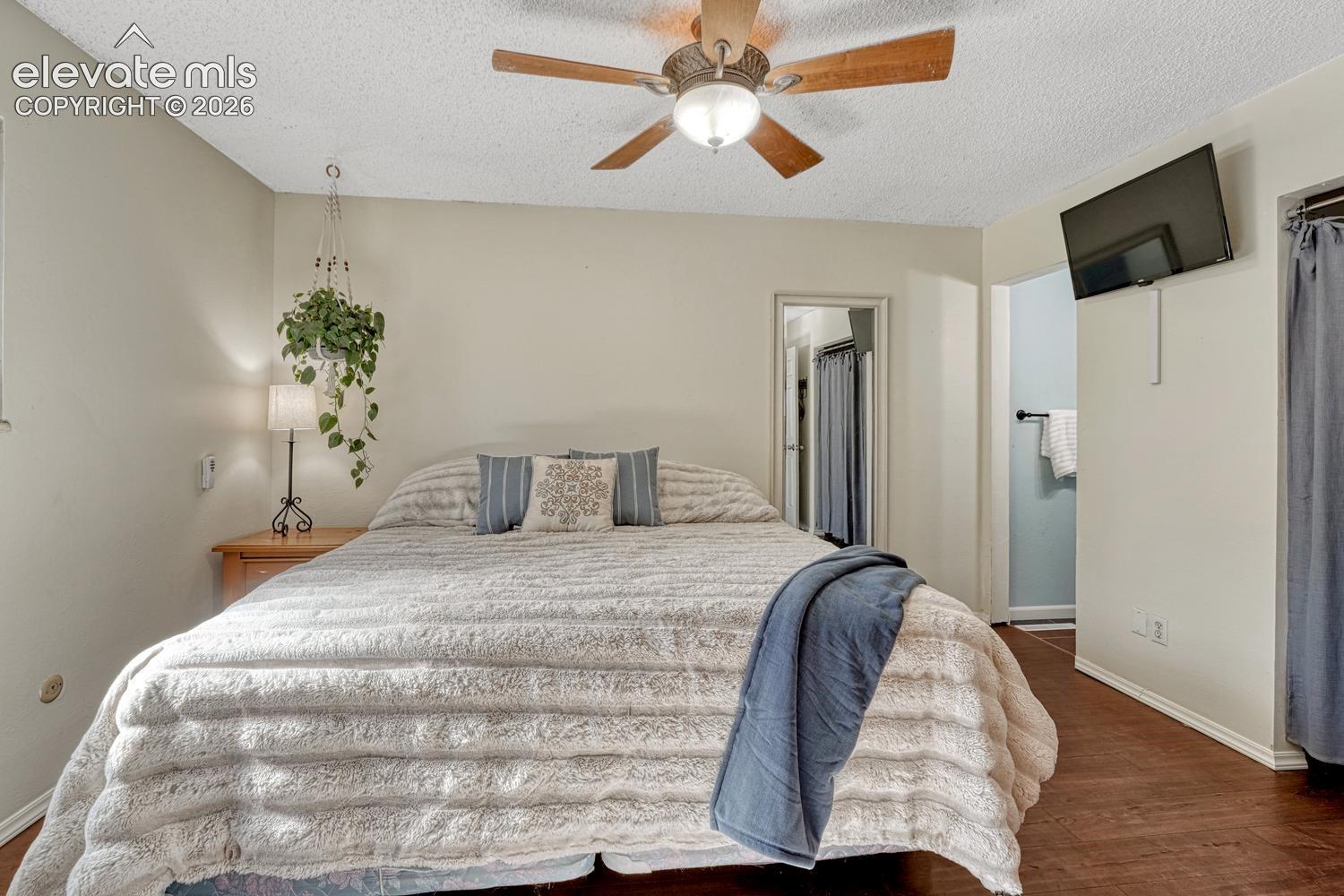 Upper Level Primary Suite.