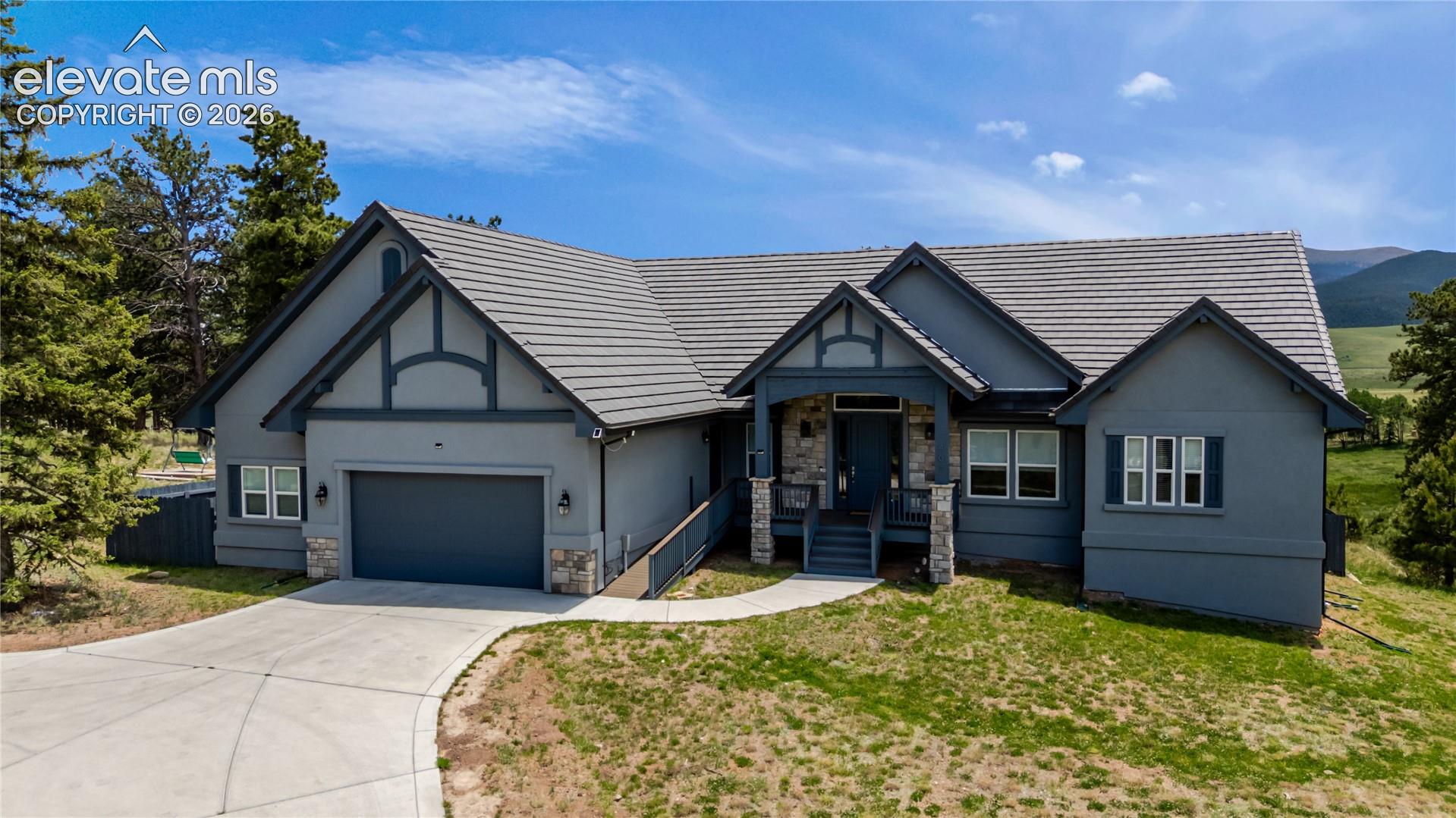 407 Silvermoon Heights