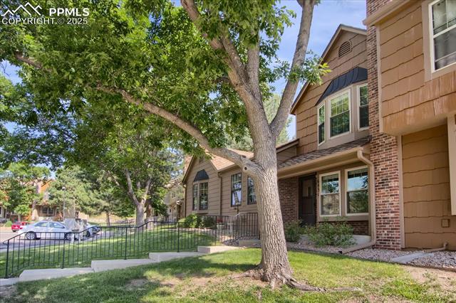 6831 Mountain Top Ln, Colorado Springs, CO 80919