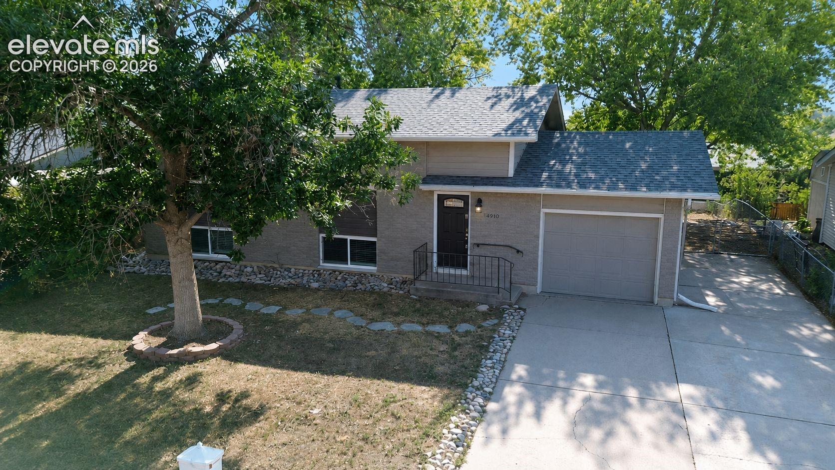 6910 Fielding Cir, Colorado Springs, CO 80911