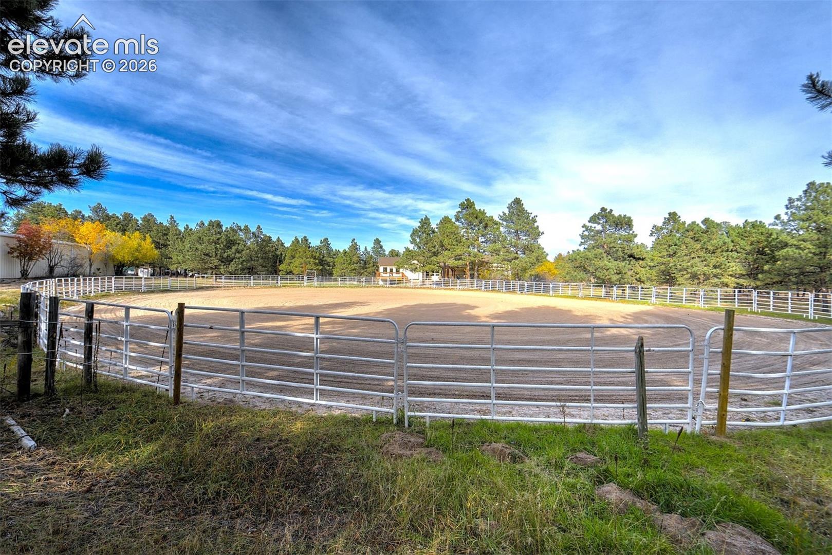 Outdoor riding arena