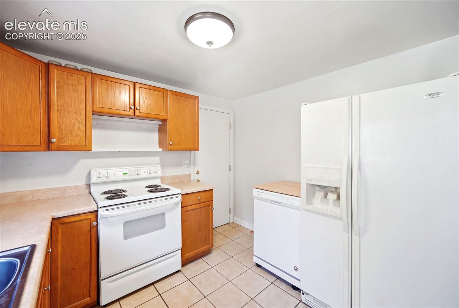 Main level. AI removed items from kitchen