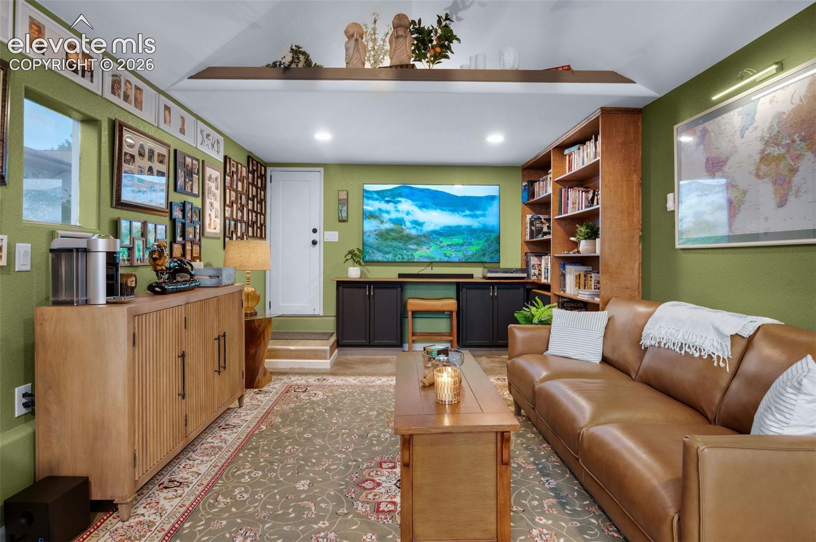 Vaulted ceilings, even has a ceiling fan